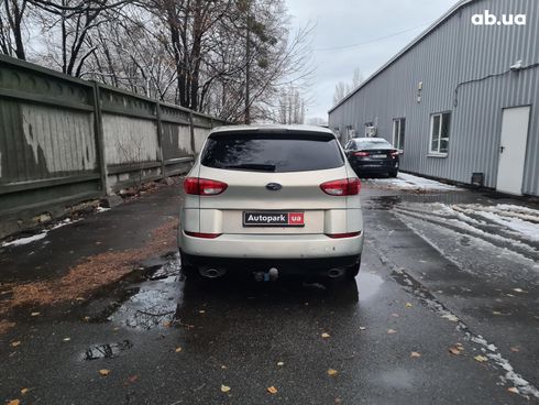 Subaru Tribeca 2006 бежевый - фото 9