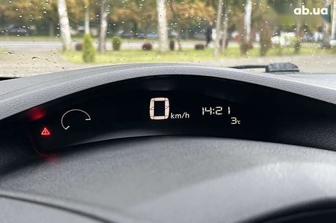 Nissan Leaf 2017 - фото 17