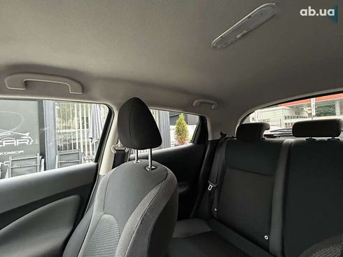 Nissan Juke 2019 - фото 17