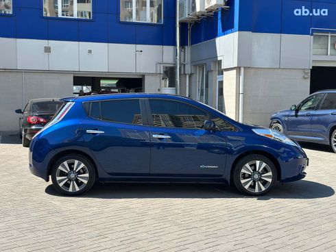Nissan Leaf 2017 синий - фото 6