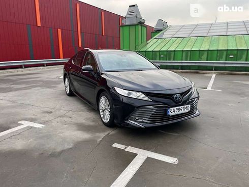 Toyota Camry 2020 - фото 3