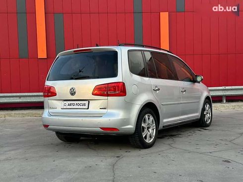 Volkswagen Touran 2012 - фото 8