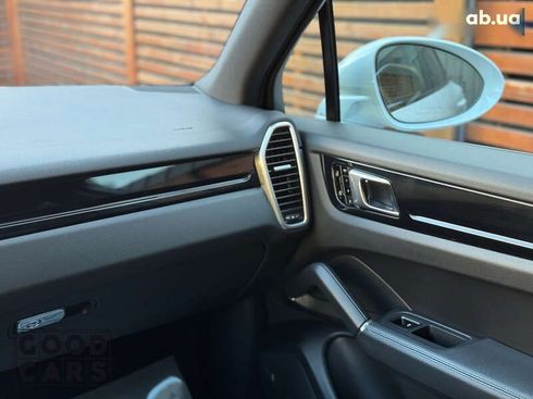 Porsche Cayenne 2020 - фото 27