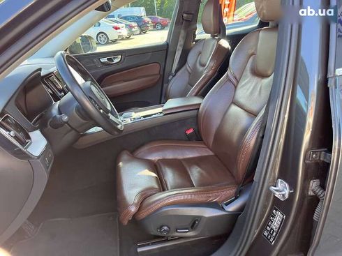 Volvo XC60 2017 - фото 13
