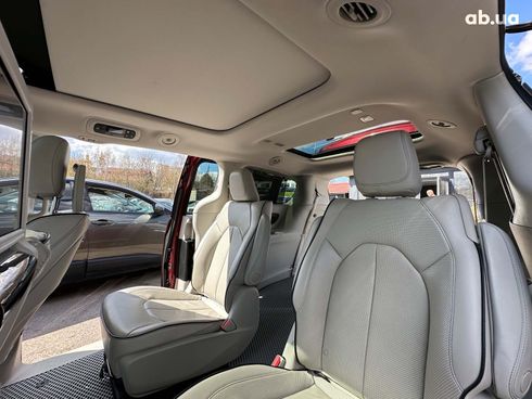 Chrysler Pacifica 2017 красный - фото 110