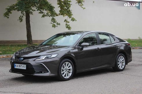 Toyota Camry 2023 - фото 2