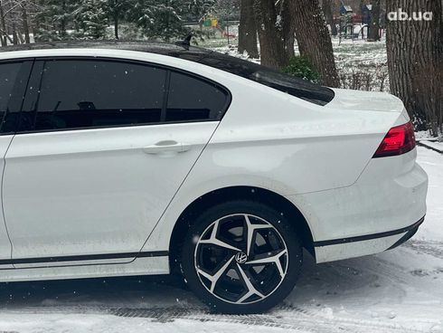 Volkswagen Passat 2021 белый - фото 13