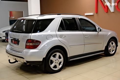 Mercedes-Benz M-Класс 2009 серебристый - фото 3