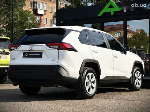 Toyota RAV4 2022 - фото 14