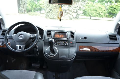Volkswagen Multivan 2011 черный - фото 17