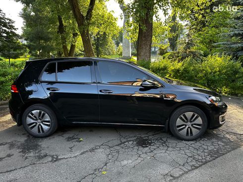 Volkswagen e-Golf 2017 черный - фото 11