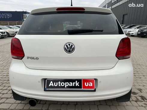 Volkswagen Polo 2012 белый - фото 4