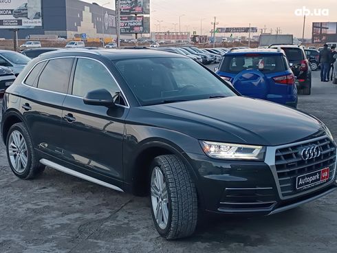 Audi Q5 2018 серый - фото 21