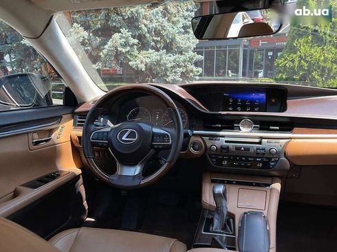 Lexus ES 2016 - фото 21