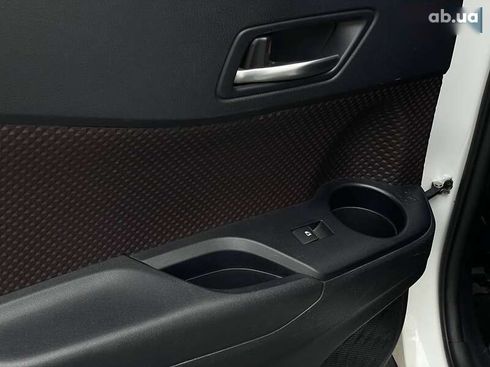 Toyota C-HR 2017 - фото 28