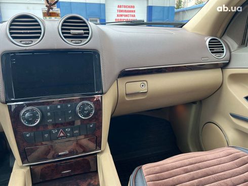 Mercedes-Benz GL-Класс 2010 красный - фото 29