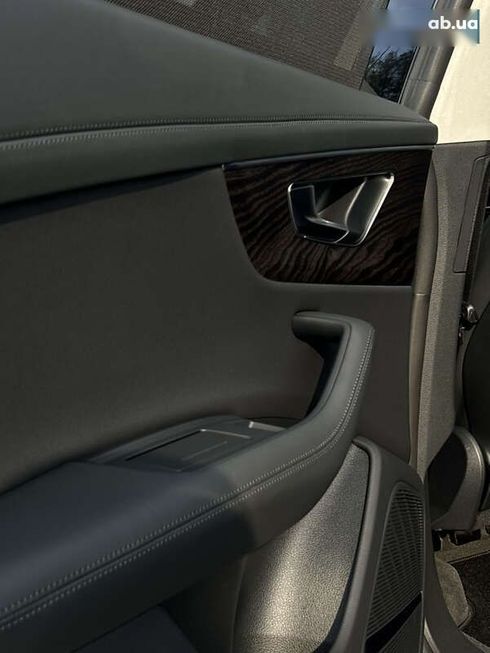 Audi Q8 2023 - фото 29
