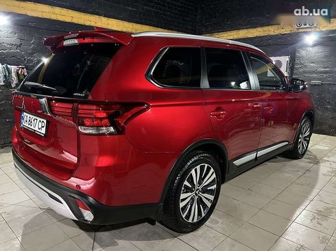 Mitsubishi Outlander 2021 - фото 11