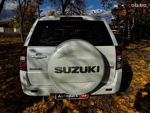Suzuki Grand Vitara 2010 белый - фото 7