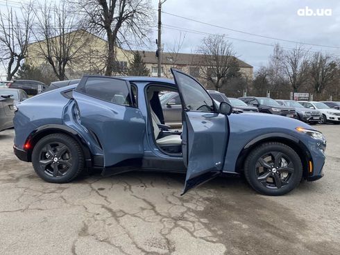 Ford Mustang Mach-E 2023 синий - фото 15