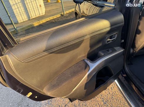 Mitsubishi Outlander 2012 - фото 23