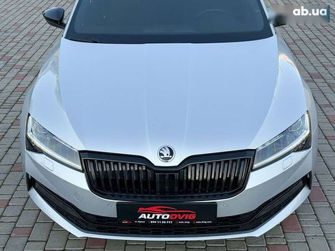 Skoda Superb 2021 - фото 11