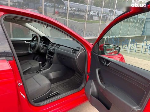 Skoda Spaceback 2018 - фото 15