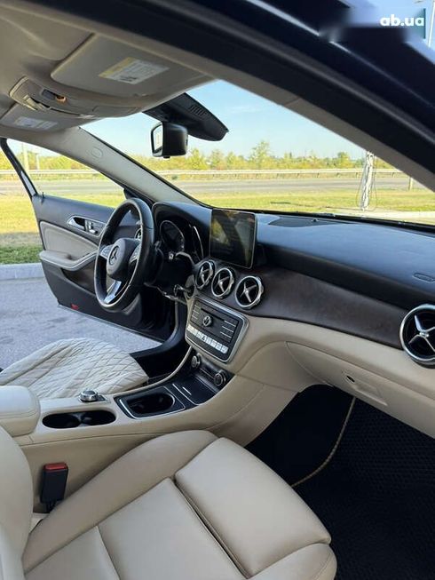 Mercedes-Benz GLA-Класс 2017 - фото 25