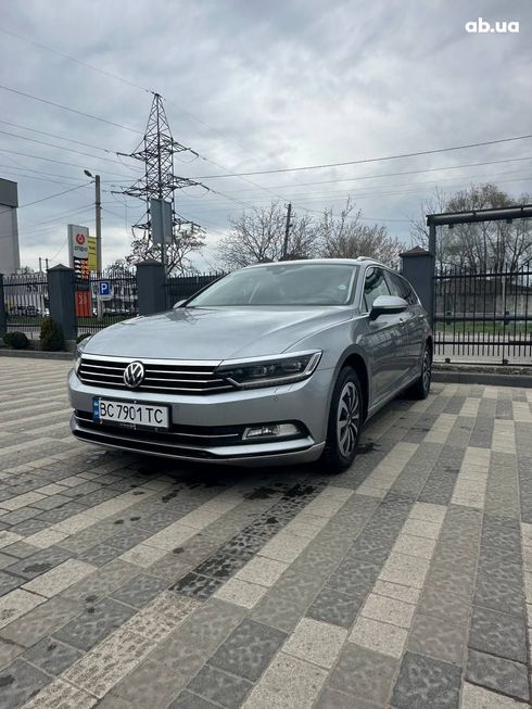 Volkswagen Passat 2019 серебристый - фото 4