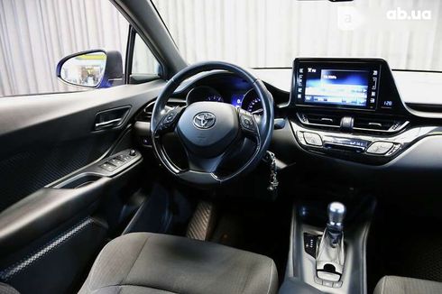 Toyota C-HR 2016 - фото 13