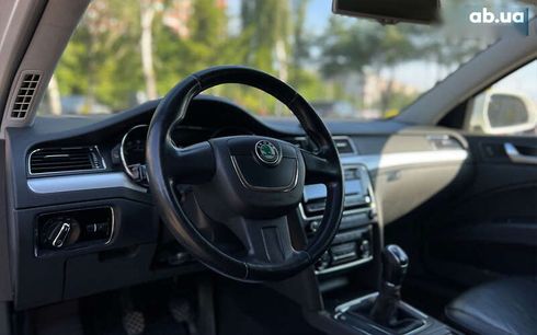 Skoda Superb 2012 - фото 18