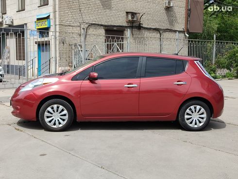 Nissan Leaf 2014 красный - фото 3