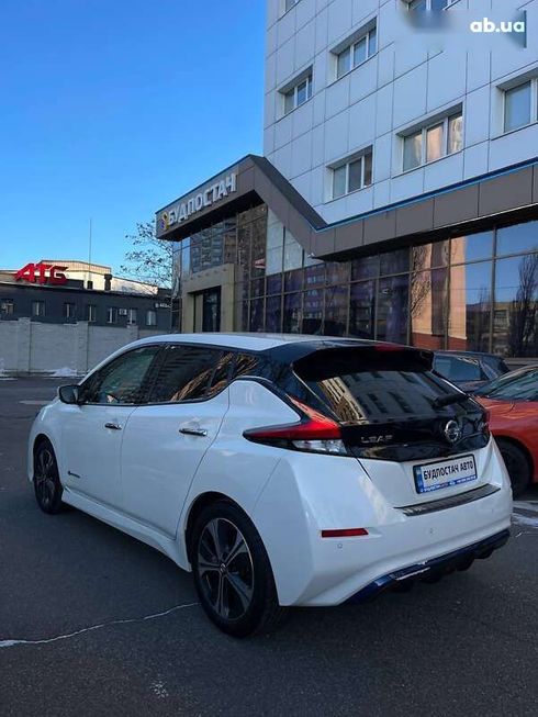 Nissan Leaf 2019 - фото 9