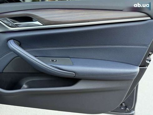 BMW 5 серия 2017 - фото 29