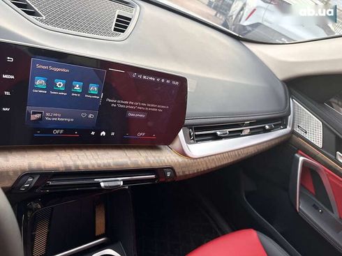 BMW iX1 2023 - фото 25