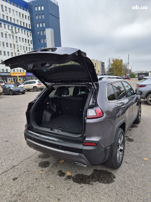 Jeep Cherokee 2018 серый - фото 4