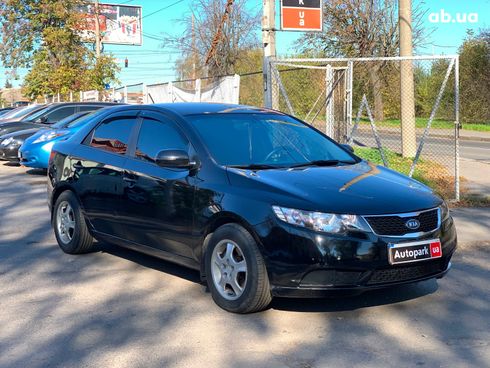 Kia Forte 2012 черный - фото 15