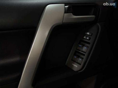 Toyota Land Cruiser Prado 2023 - фото 23