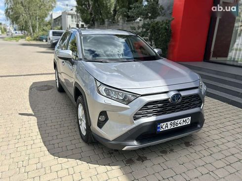 Toyota RAV4 2020 - фото 3