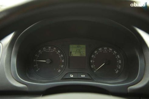 Skoda Fabia 2010 - фото 13