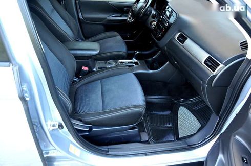 Mitsubishi Outlander 2016 - фото 25