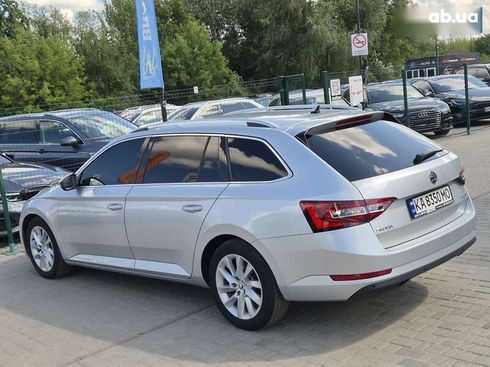 Skoda Superb 2019 - фото 19