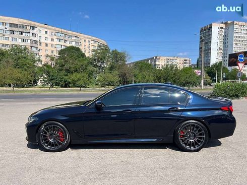 BMW 5 серия 2021 - фото 12