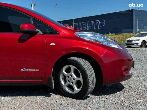 Nissan Leaf 2012 красный - фото 46