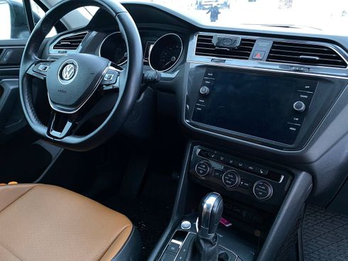 Volkswagen Tiguan 2019 черный - фото 7