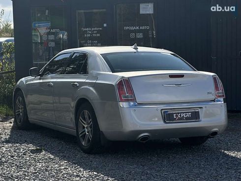 Chrysler 300C 2012 - фото 10