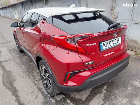 Toyota C-HR 2018 вишневый - фото 11