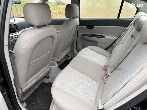 Hyundai Accent 2008 черный - фото 14