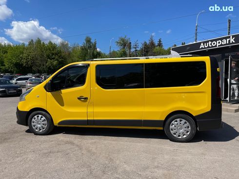 Renault Trafic 2017 желтый - фото 4
