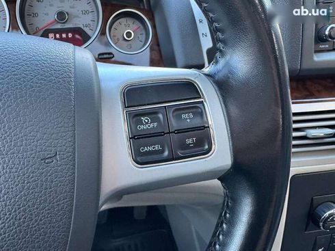 Volkswagen Routan 2013 - фото 21